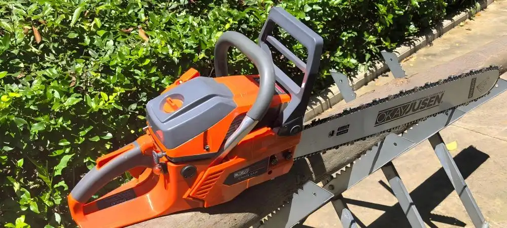65cc gas-powered chainsaw 65cc gas-powered chainsaw