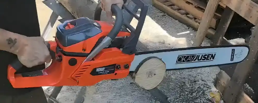 65cc gas-powered chainsaw