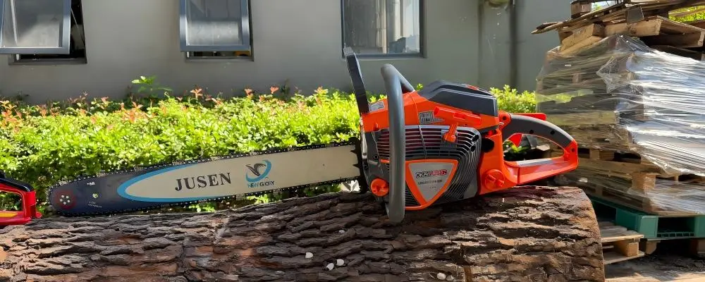 65cc gas-powered chainsaw 65cc gas-powered chainsaw