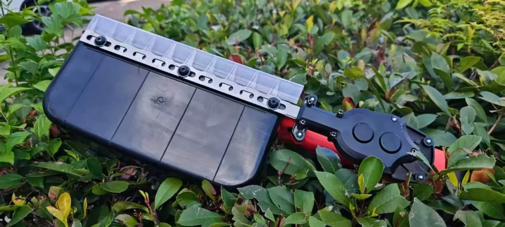 21v Lithium-Ion Brushless Hedge Trimmer 21v Lithium-Ion Brushless Hedge Trimmer