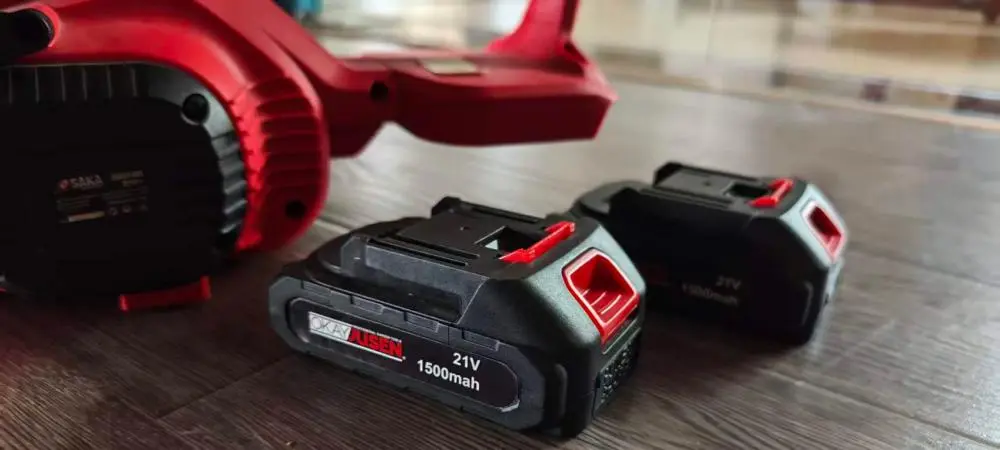 Mini Chain Saw Battery Powered