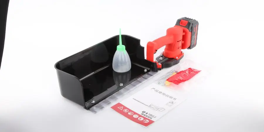 21v Lithium-Ion Brushless Hedge Trimmer 21v Lithium-Ion Brushless Hedge Trimmer