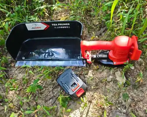 21v Lithium-Ion Brushless Hedge Trimmer for Efficient Lawn Care