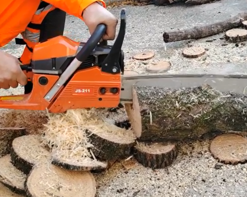 How Powerful Should Your Gas Powered Chain Saw Be?