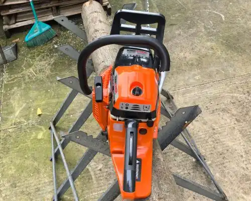 How Fast Can a Gas Powered Gas Chain Saw Cut Through Logs?